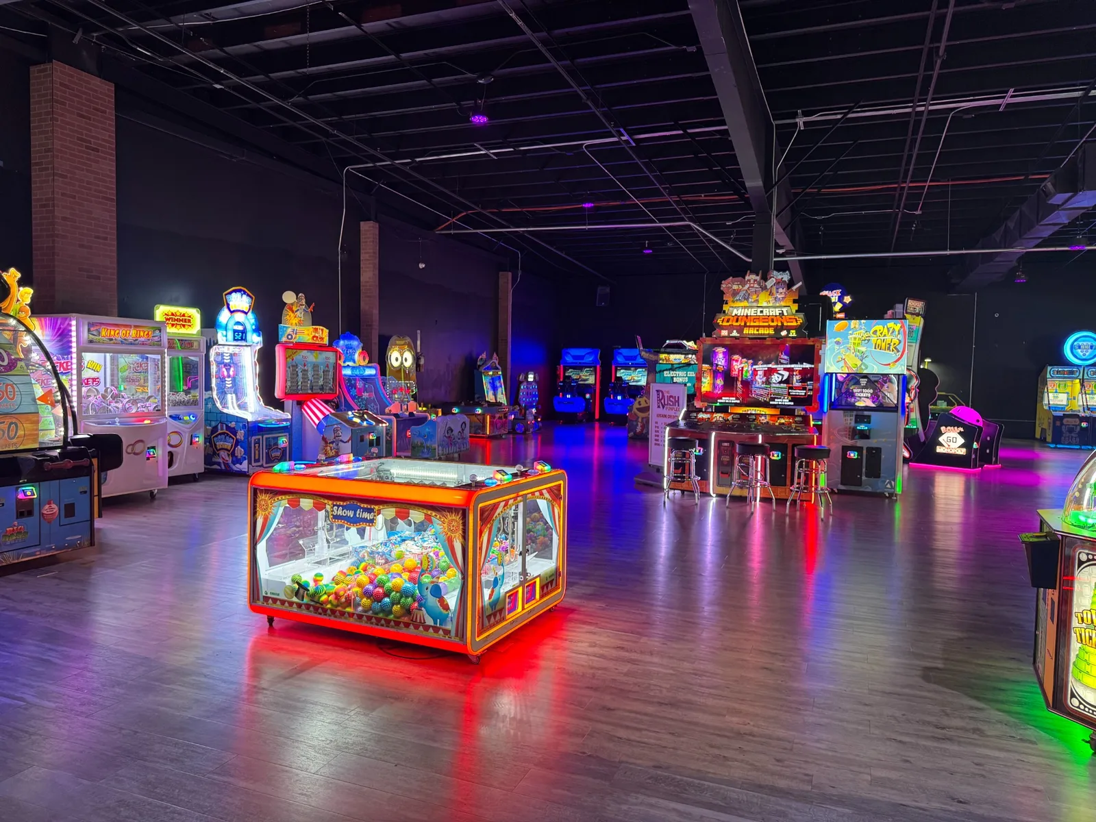 Rush Funplex arcade installation